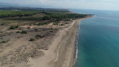 鸟瞰图/“Belek”旅游设施和“Acisu”溪流/安塔利亚-土耳其