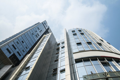 现代城市建筑，中国青岛的摩天大楼