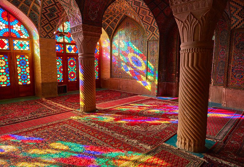 Nasir al-Mulk清真寺(粉色清真寺)。伊朗设拉子,