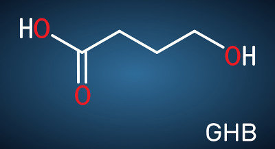 -羟基丁酸，GHB, C4H8O3分子。它是神经递质，液体摇头丸，精神药物。它以盐的形式被使用。深蓝