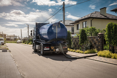 污水池卡车。污水泵机。败血症的卡车
