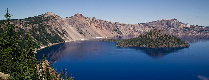 火山口湖巫师岛西缘火山口火山锥