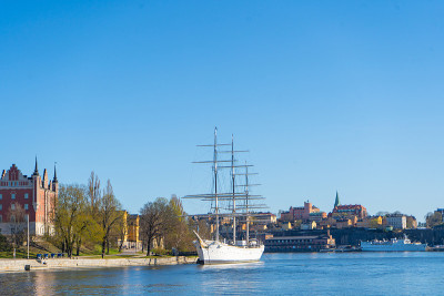 Sodermalm(中区)景观。瑞典首都斯德哥尔摩。湖边全景。