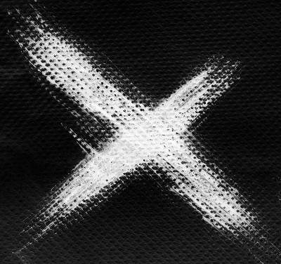 白色X墨水字母