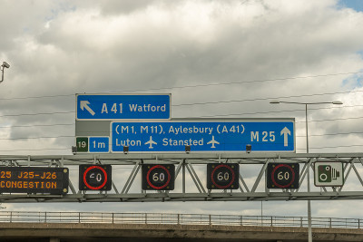 英国高速公路上的标志