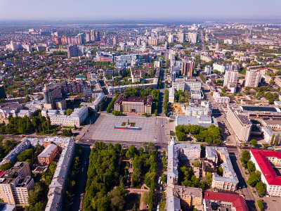 沃罗涅日市中心的建筑和列宁广场