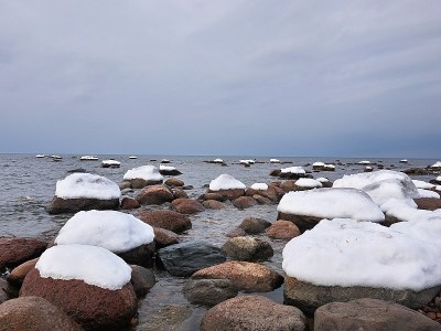 海边有霜冻的冬日