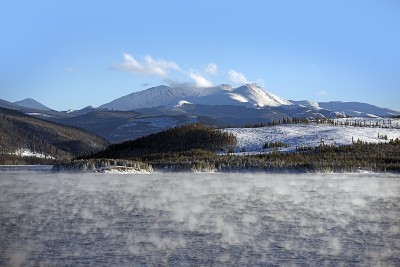 冬季湖泊水汽