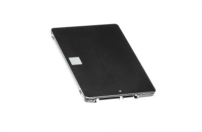 SSD。固态硬盘隔离在白色背景上