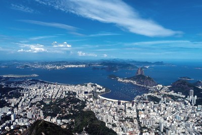巴西里约热内卢鸟瞰图。伟大的景观。著名的神奇的城市。旅游目的地。热带旅行。度假目的地。