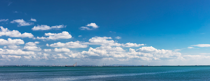 从幕张海滩看到的Kisarazu的风景