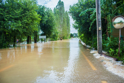 道路因洪水而封闭