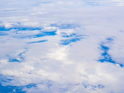 蓝色的天空背景