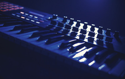 玩现代Midi键盘