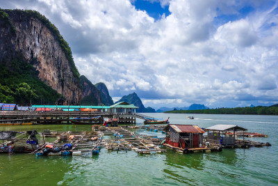 泰国攀雅湾的Koh Panyi渔村