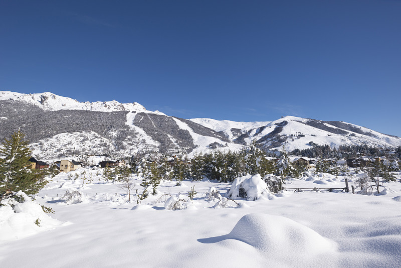 雪景滑雪中心在圣卡洛斯de Bariloche，巴塔哥尼亚，阿根廷。