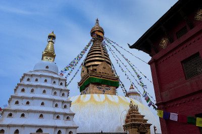 Swayambhunath，也被称为猴子寺庙位于加德满都的中心