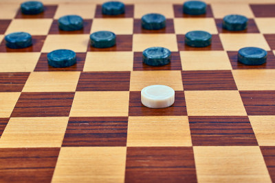 半宝石跳棋