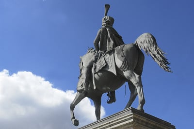德国汉诺威的厄恩斯特·奥古斯特一世骑马雕像