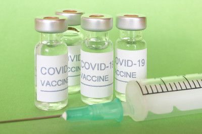 Covid-19疫苗瓶。冠状病毒大流行感染。预防接种疫苗