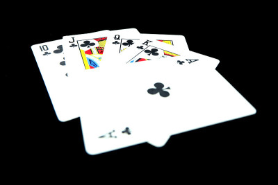 孤立的纸牌游戏。Deck of Play Card On Black Background适合任何用