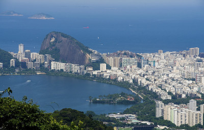 日落的山糖面包和博塔弗戈在里约热内卢