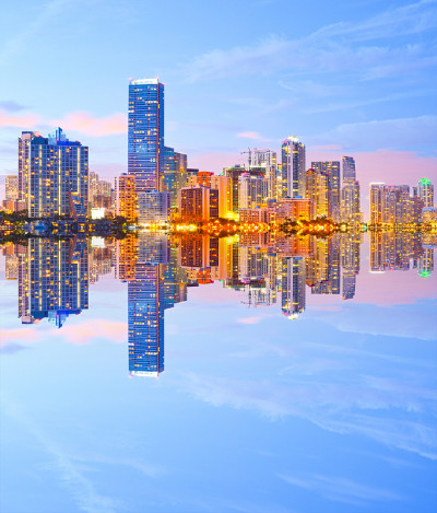 佛罗里达州迈阿密市，夜晚的天际线