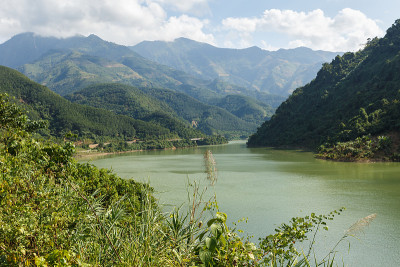 南河，越南