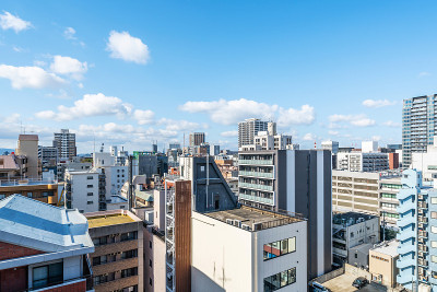 日本福冈天神市的城市天际线