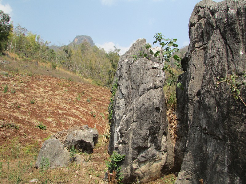 在Chiang Dao国家公园和野生动物保护区的巨石，石头和岩层