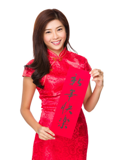 抱着辉春的女人