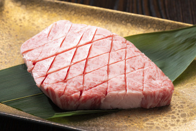 日本牛排的生肉