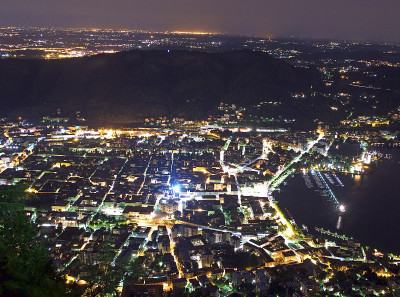 科莫，意大利的夜景