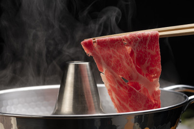 牛肉涮锅。日本火锅。