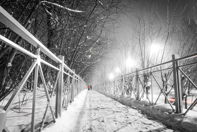 白雪覆盖的路面