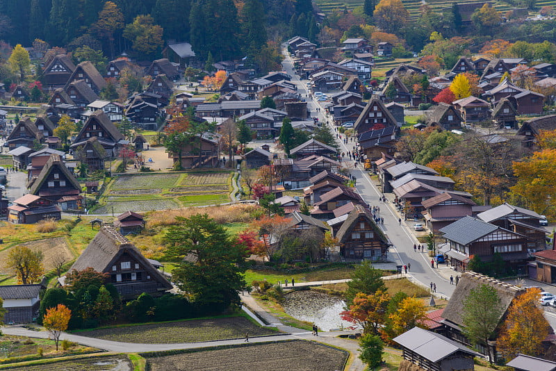 秋天的白川吾历史村