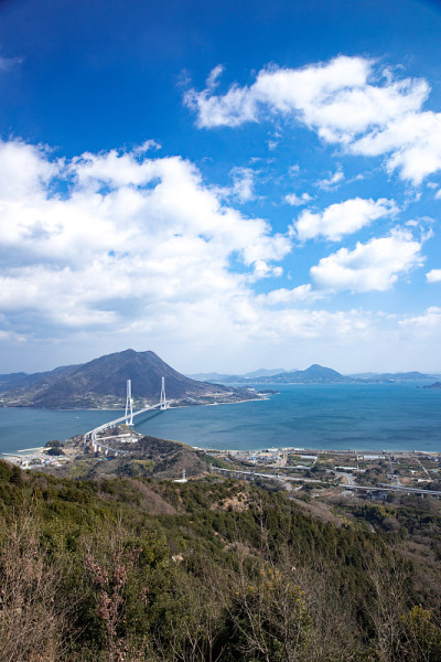 日本濑户内海的Tatara桥