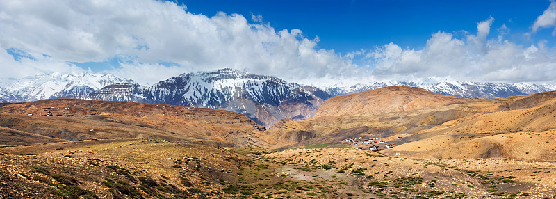 斯皮提山谷和基伯村全景