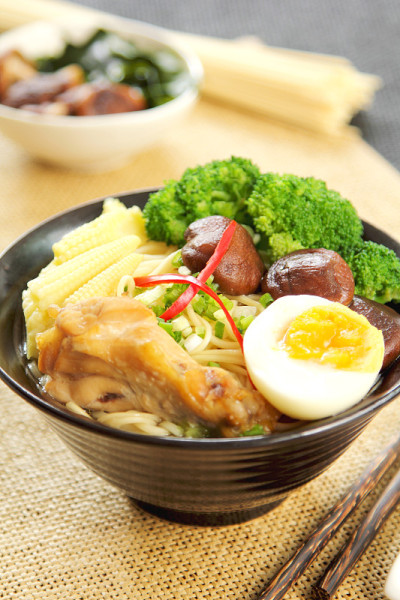 鸡汤拉面