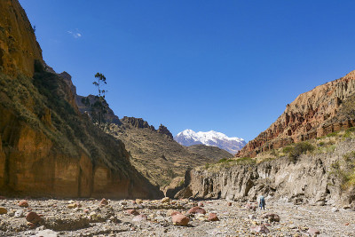 精神谷（阿尼马斯山谷），伊利马尼山为背景，拉巴斯，玻利维亚