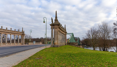 间谍桥(Glienicke桥)，柏林，德国。