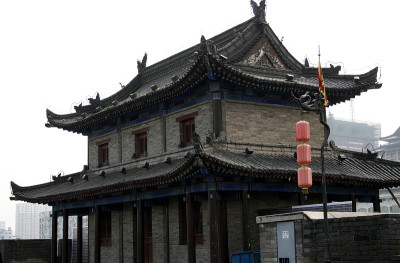 西安市中心，建筑以城墙为主