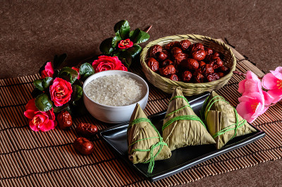 中国端午节的传统食物粽子