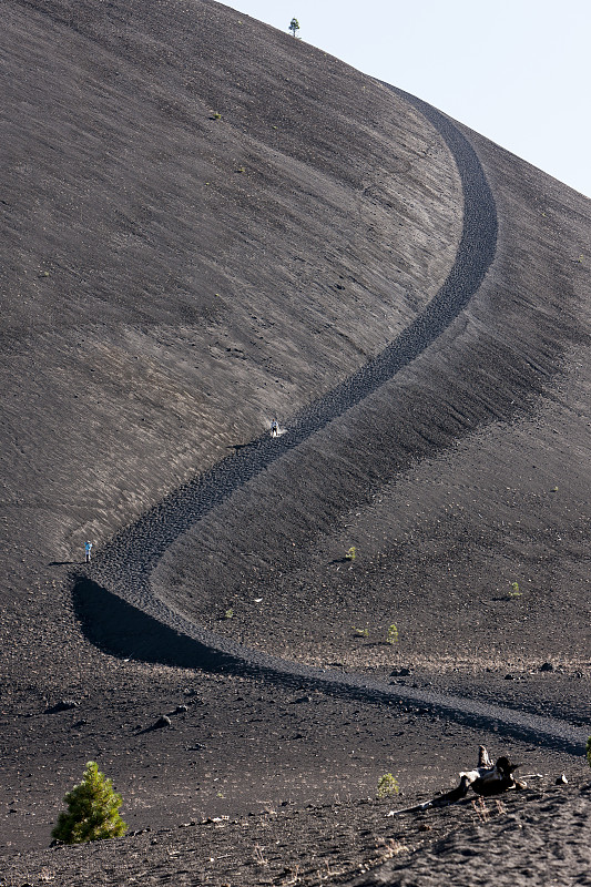 火山小道