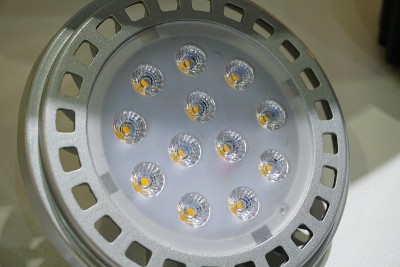 天花板上的聚光灯
