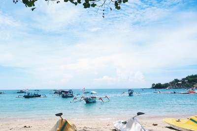 桑吉吉海岸的船只