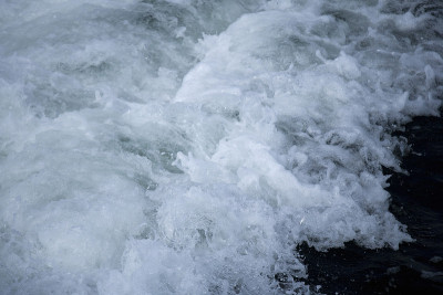 水
