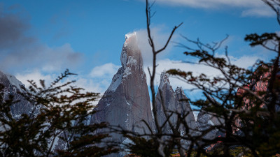 Cerro Torre攀登位于阿根廷埃尔查尔滕安第斯山脉