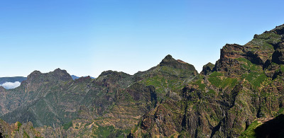 阿里纳斯峰。