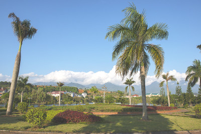 丽洲湖光山色，